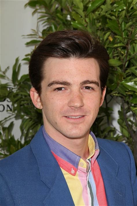 Watch drake bell perform the drake & josh theme song while jonathan goldstein watches like a proud parent below! Drake Bell - Ethnicity of Celebs | What Nationality ...