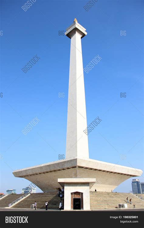 Detail Gambar Tugu Monas Koleksi Nomer 9