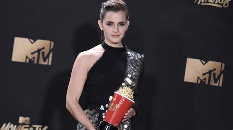 Emma Watson Wins First Gender Neutral Award At Mtvs Movie And Tv Awards