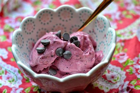 Easy Quick And Healthy Dessert Berry Froyo The Runner Beans
