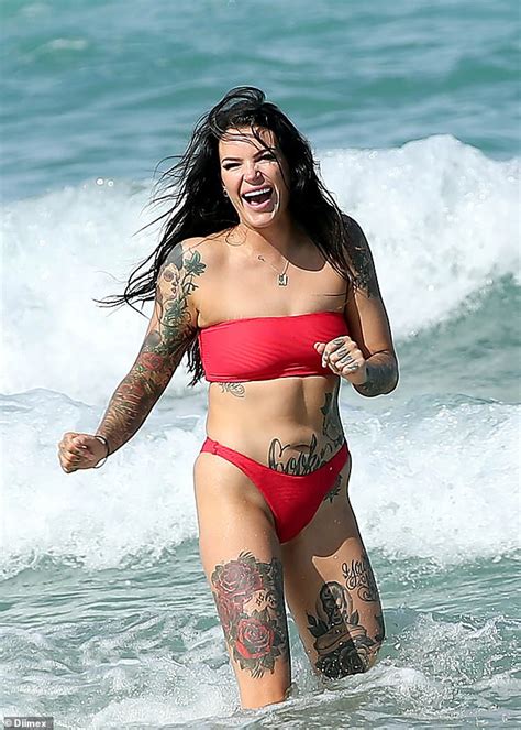 Married At First Sight Tash Herz Flaunts Her Bikini Body In A Skimpy Red Bikini Daily Mail Online