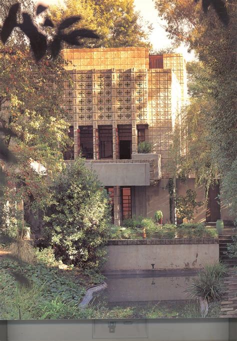 Millard House Front Exterior Casas De Frank Lloyd Wright Frank Lloyd