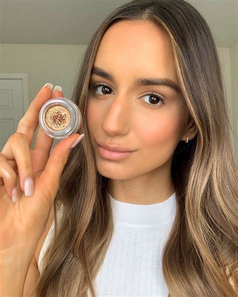 Get Instantly Spring 2019 Ready With This Easy Shimmery Eye Makeup