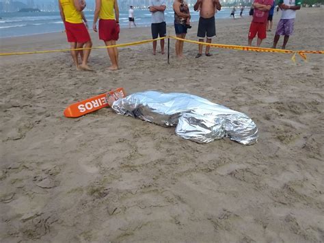 Jovem Morre Afogado Durante O R Veillon Na Praia Central Em Balne Rio Cambori Ver O G