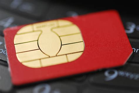 Pastikan tidak ada goresan atau bagian chip yang tidak terbaca dan cek. What Is a SIM Card, and Why Do We Need One?