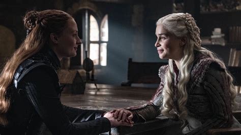 Will Sansa Kill Dany In The Game Of Thrones Finale Fans Have A Ton