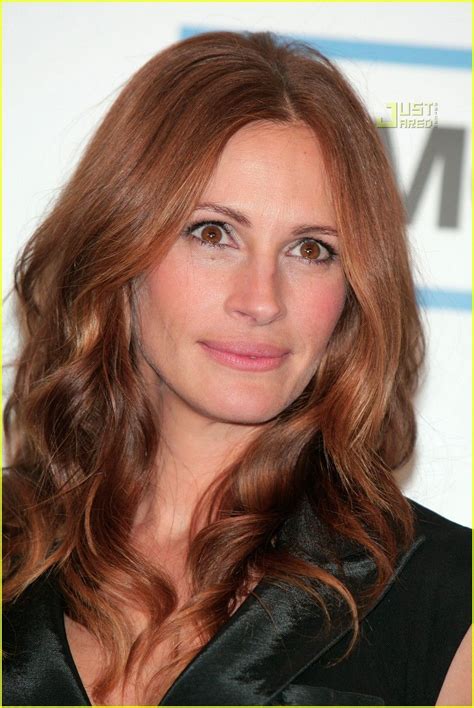 if i wasn t so in love with being blonde i would try this color i love it julia roberts hair