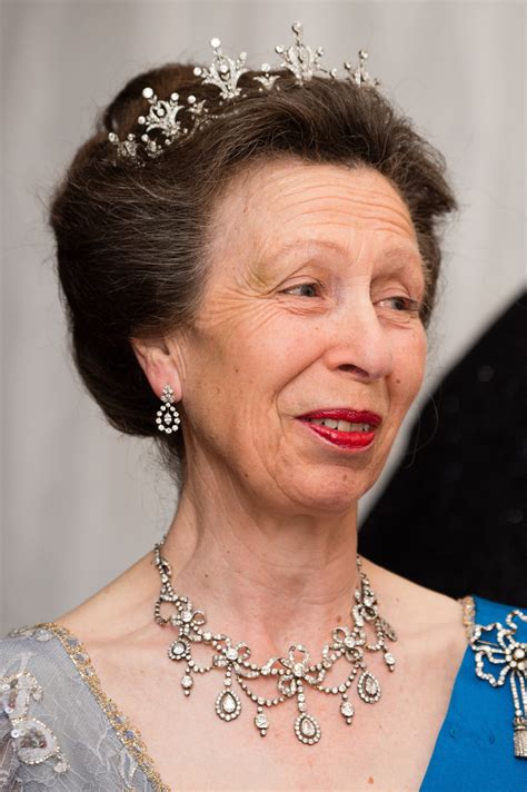 It's why princess diana wore the spencer tiara on her wedding day, and on her first wedding day, camilla, duchess of cornwall, wore one that came it's the tiara that the queen wore to her own 1947 wedding, and beatrice's aunt, princess anne followed suit when she married mark phillips in 1973. Princess Anne - Princess Anne Photos - State Visit of the ...