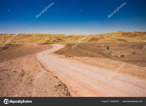 Desert Dry Wasteland Valley Horizon Scenic Landscape View Lonely Curved