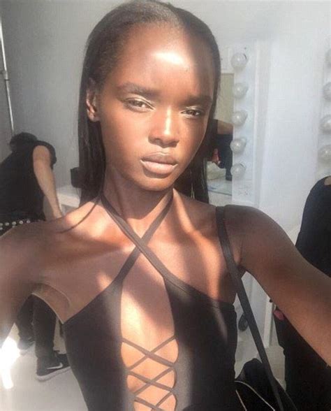Duckie Thot Shares Stunning Selfie To Celebrate Coming Home For Xmas Celebrities Beautiful
