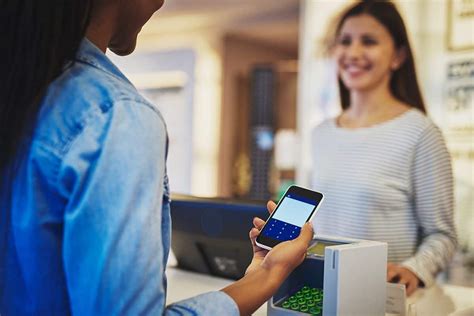 How Introducing Mobile Pay Options Can Improve The Customer Experience