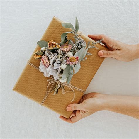 Try T Wrapping With Dried Flowers — Clever Poppy Floral Ts
