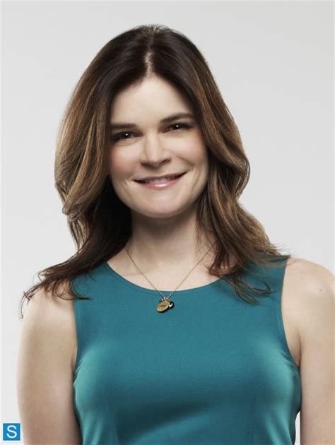 Betsy Brandt As Annie Henry The Michael J Fox Show Photo