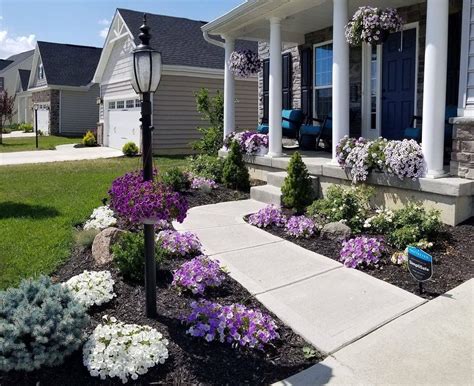 Pin By Joyce Smittkamp On Gardening Curb Appeal Yard Landscaping Front Yard Landscaping