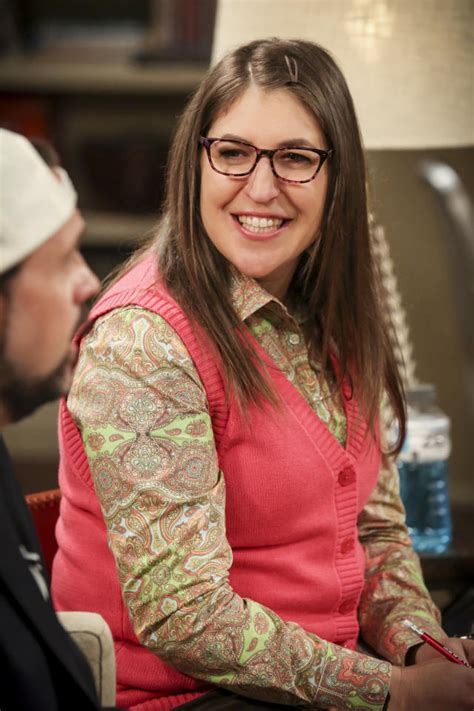 Mayim Bialik Fires Back At Fans Comment About Her Body