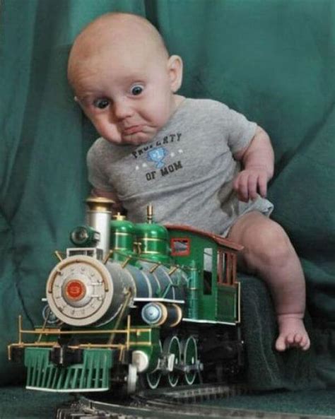 25 Funny Baby Photos That Show How To Ruin A Photoshoot