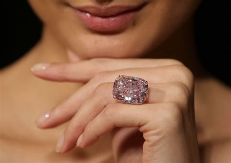 World S Largest Pink Diamond Expected To Fetch Up To 41 Million At Auction World News Asiaone