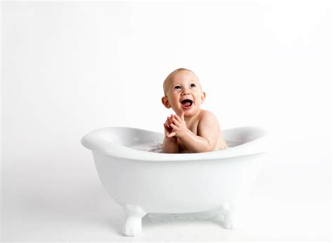 Once your baby is ready for a bath, you might use a plastic tub or the sink. baby-2-in-bathtub image - Free stock photo - Public Domain ...