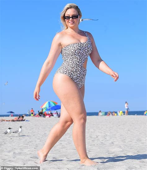 Iskra Lawrence Shows Off Her Gorgeous Curves In A Leopard Bikini As She