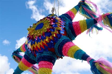 Definition Meaning And History Of The Piñata