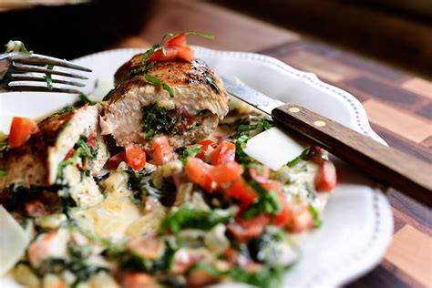 Chicken with red pepper sauce. Creamy Spinach and Red Pepper Chicken | Recipe | Chicken ...