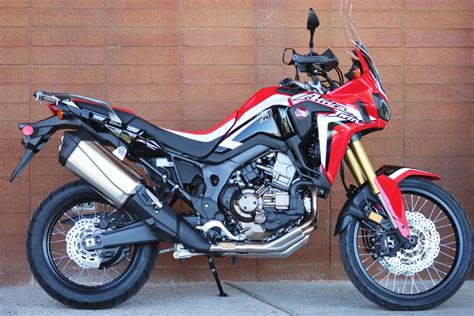 The adventure sports model was introduced in 2018 and some of the features include a larger fuel tank, longer suspension travel to. Honda Africa Twin CRF1000L (1200×800)