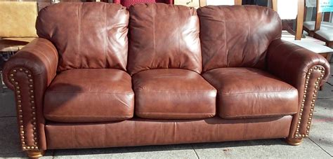 Uhuru Furniture And Collectibles Sold Lane Button Down Leather Sofa 265