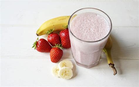 Almond milk, flaxseed meal, strawberries, banana. Smoothies for Diabetes and High Blood Pressure - Be ...
