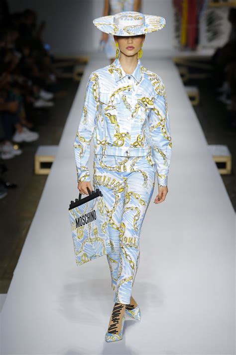 Moschino Spring 2019 Ready To Wear Fashion Show Fashion Couture