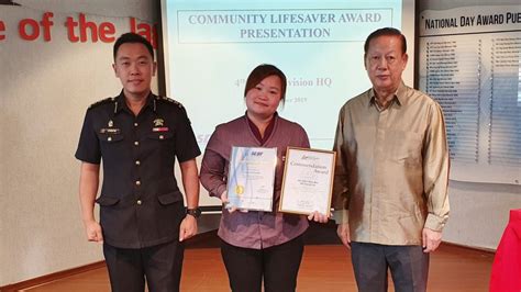 sbs driver gets noticed by scdf for valiantly putting out fire in viral video receives 2 awards