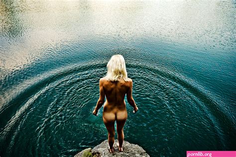 Naked Women Swimming Porn Lib