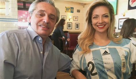 El fotógrafo del presidente alberto fernández, esteban collazo, de 34 años, y el director general de audiencias nicolás ritacco, miembro del equipo de alberto fernández, se vacunó con 27 años. Quién es Fabiola Yáñez, la joven novia de Alberto ...