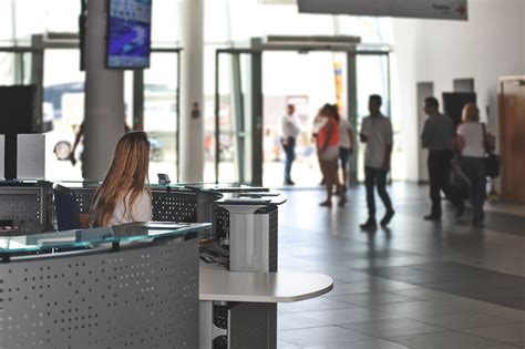 Reception Digital Signage Dynamic Screens To Welcome Visitors