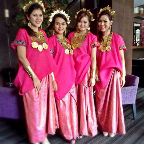 Baju Bodo From Makassar Indonesia Pakaian Tradisional Pakaian Pesta