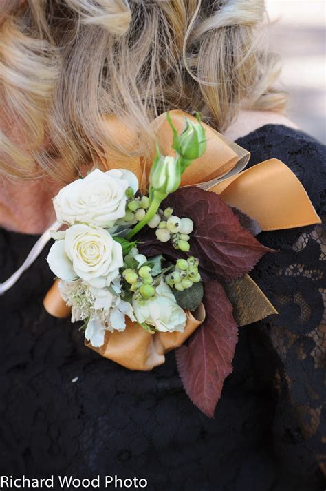 Mothers Pin On Corsage Corsage Wedding Boutonniere Wedding Wedding