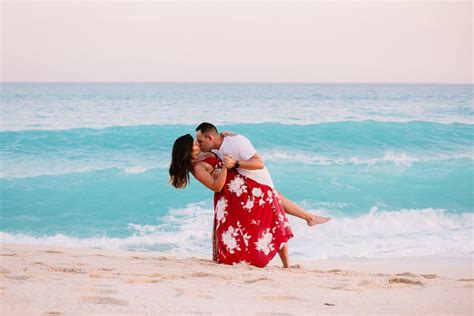 Top More Than 136 Couple Photoshoot Poses Beach Best Vn