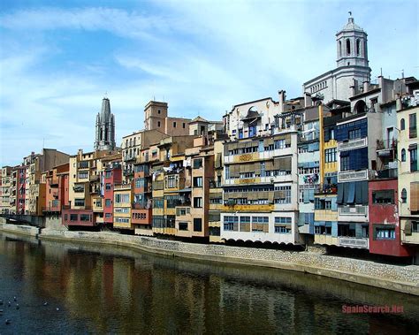 Girona, spain giona is a city in the northeast of catalonia, at the confluence of the rivers ter, onyar, galligants, and güell and has an official population of 96,722 as of january 2011. TOP WORLD TRAVEL DESTINATIONS: Girona, Spain