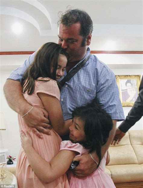 British Father Reunited With Daughters Abducted By Thai Mother Daily Mail Online