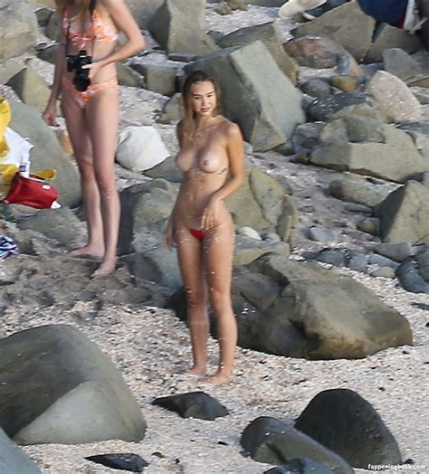 Alexis Ren Alexxissren Nude Onlyfans Leaks The Fappening Photo