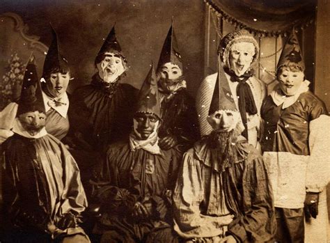 22 Haunting Vintage Halloween Photographs Before The 1950s ~ Vintage