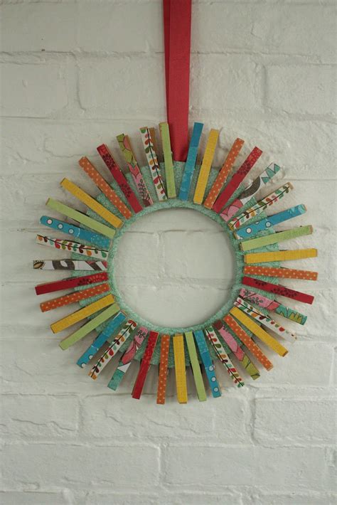 Clothespin Wreath For Summer Clothes Pin Crafts Clothes Pin Wreath