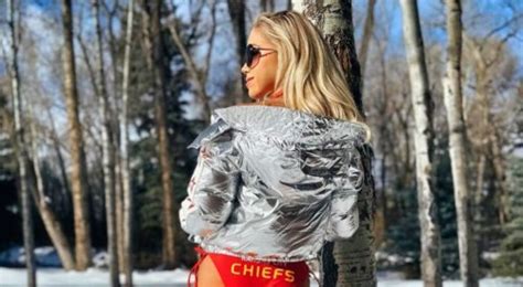 Chiefs Heiress Gracie Hunt Wore Very Revealing Bikini In The Snow To Support Her Team Ahead Of
