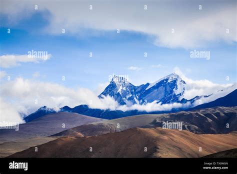 Blue Sky Snow And Snow Mountains In Xigaze Tibet China Stock Photo