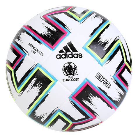 There is no record of a bespoke design or name for the official match ball used in euro 2020 will take place across 12 different european countries and mark the competition's. Bola de Futebol Campo Adidas Uefa Euro 2020 Match Ball ...