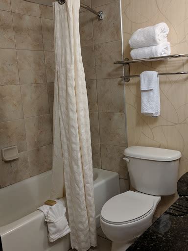 Hotel Doubletree By Hilton Hotel Greensboro Reviews And Photos 3030 W Gate City Blvd