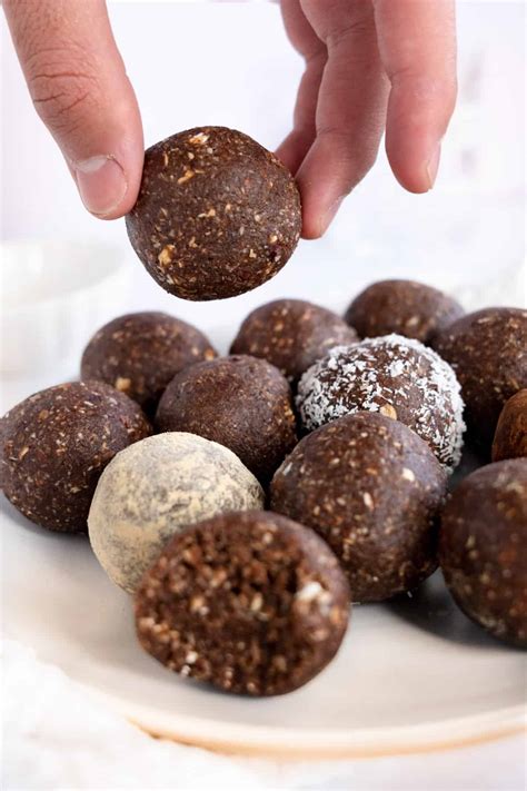 Healthy Chocolate Bliss Balls Without Dates