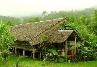 Lukisan ini adalah sebuah desa yang ada di prezza, italia. LUKISAN & GAMBAR RUNGUS: RUMAH PANJANG RUNGUS