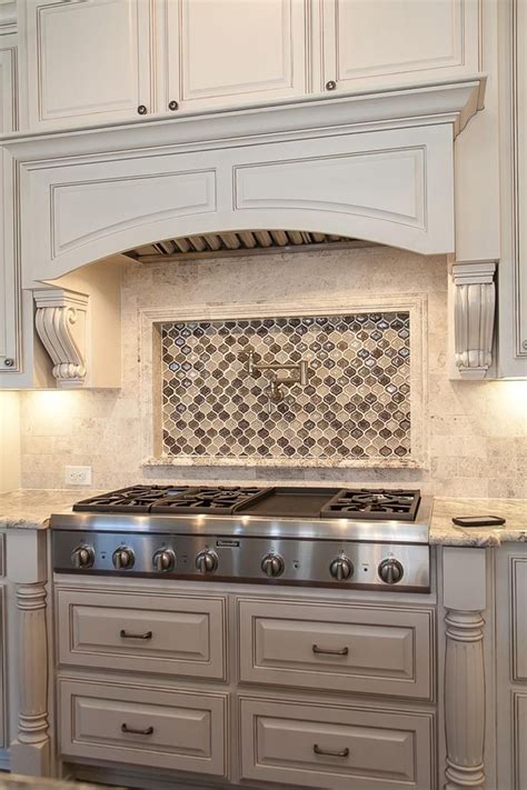 Blend elements from different decorating styles to fashion eclectic kitchens that function beautifully while perfectly reflecting your tastes and personality. 36 Dazzling Cooktop Cabinet Design Fan Ideas | Custom ...