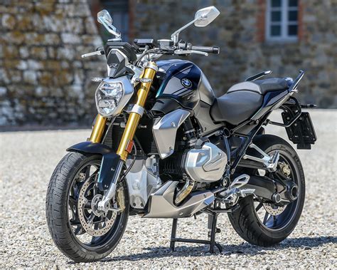 For 2021, the new fairing is lower, wider, and designed to improve. 2020 BMW R 1250 R and RS First Look (7 Fast Facts + Prices)