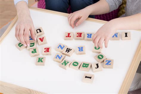 Los niños y adultos con dislexia pueden presentar algunos de estos síntomas: Qué Síntomas tiene la Dislexia y cómo tratarla con un logopeda